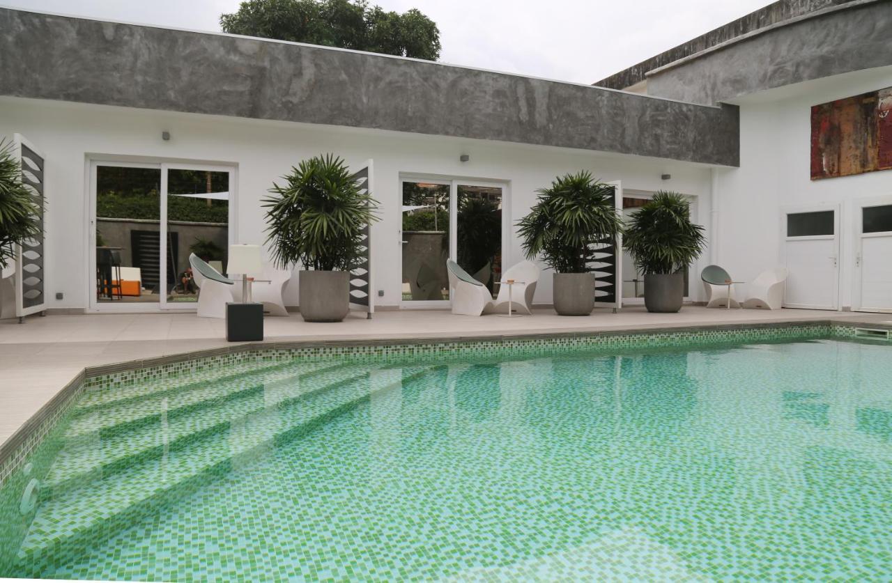 Stanislas Maison D'Hotes Abidjan Exterior photo